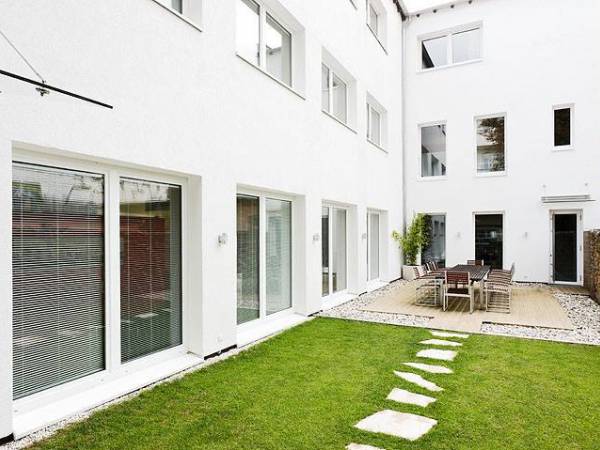 Helle Bürogemeinschaft im Altbau in Düsseldorf-Flingern — Bild 2