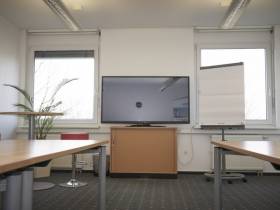 Möblierter Büroraum mit Küche und Meetingraum inklusive
