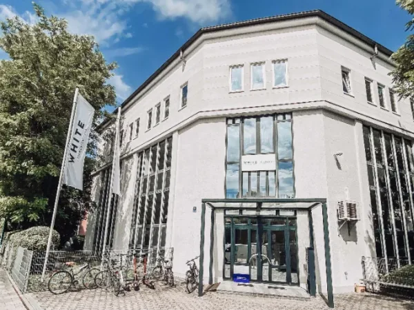 Abschließbares Büro in München (Berg am Laim) – Helle Büroräume mit Gartenblick in München-Berg am Laim — Bild 2