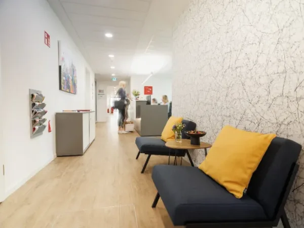 Schreibtischplatz in Wiesbaden (Südost) – Coworking und Büros mit Panoramablick in Wiesbaden Südost — Bild 1