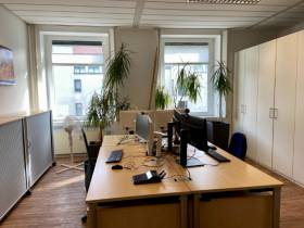 Helle, möblierte Büroräume in Charlottenburg