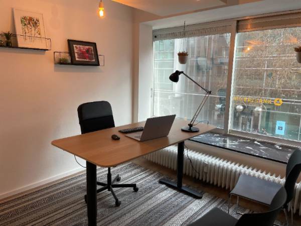 Modernes Coworking im Altbau mit Dachterrasse in Frankfurt-Bornheim — Bild 3