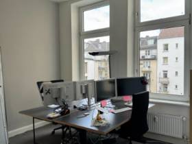 Büro und/oder Schreibtischplätze in bester Lage an der Elbe