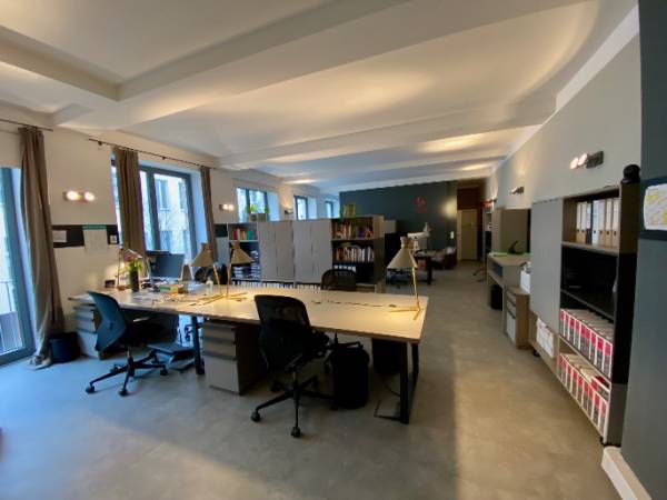 Schreibtischplatz in Berlin (Mitte) – Ruhige Bürogemeinschaft im Loftgebäude in Berlin-Mitte — Bild 1