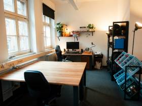 Schreibtisch in gemütlichem Coworking Space / Neckarstadt-West