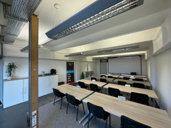 Meetingraum in Lübeck (Lübecker Altstadt) – Modern eingerichteter Seminarraum in Lübeck — Bild 7