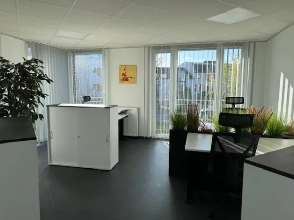 Abschließbares Büro in Köln (Ensen) – Modernes Business Center in Köln-Ensen am Rheinufer — Bild 1