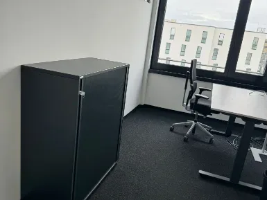 Abschließbares Büro in Sindelfingen (Ost) – Modernes, helles Büro in ruhiger Bürogemeinschaft in Sindelfingen-Ost — Bild 4