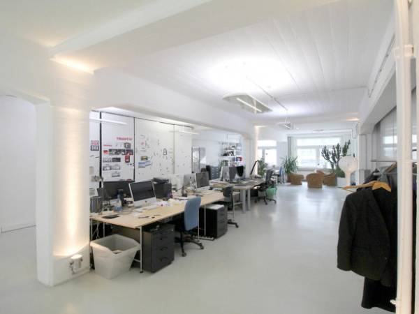 Schreibtischplatz in München (Ludwigsvorstadt-Isarvorstadt) – Kreative Bürogemeinschaft in atmosphärischem Loft in München-Zentrum — Bild 1