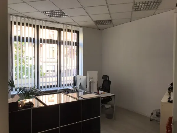 Abschließbares Büro in Frankfurt am Main (Innenstadt) – Stilvolle Bürogemeinschaft im Altbau in Frankfurt am Main Innenstadt — Bild 1