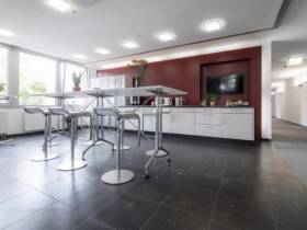 Einzel- Doppelbüros und ganze Etagen (330 m²) all in mieten