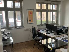 Gepflegte Büroflächenanteile in saniertem Altbau in Frankfurt