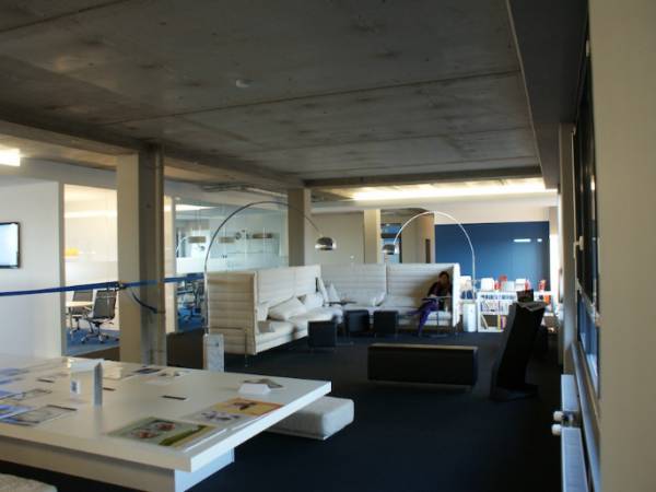 Moderne Bürogemeinschaft mit Open Space in Köln-Rodenkirchen — Bild 1
