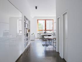 Arbeitsplätze in Loftfläche in der Innenstadt