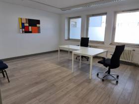 Büros, Desks, Seminar- und Besprechungsraum