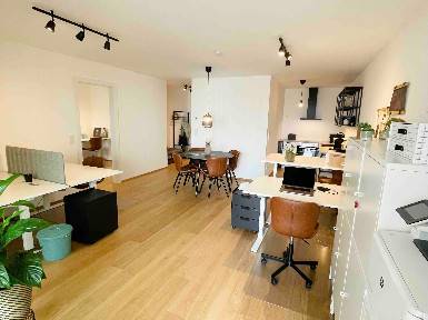 Shared Office Platz in einem komplett neuen Büro im 4. Bezirk — Bild 1