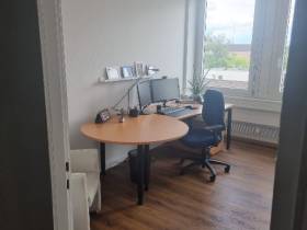 Modernes Büro mit direkter Anbindung nach Düsseldorf und Köln