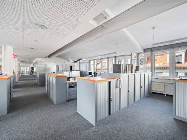 Helle Büroräume & Arbeitsplätze in Bürogemeinschaft Stuttgart-Mitte — Bild 1