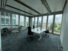 Modernes Büro 30qm in Neukölln zu vermieten