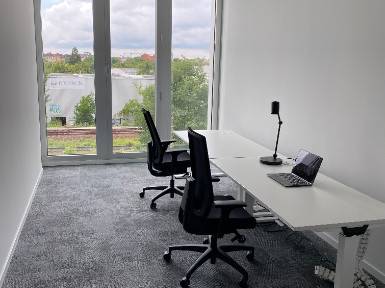 Moderne Büroräume am Schifffahrtskanal in Berlin-Neukölln — Bild 4