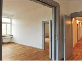 Einzel-Eckbüro in Jugendstil-Haus