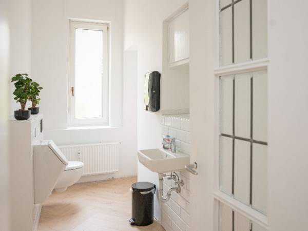 Helle Bürogemeinschaft im repräsentativen Altbau in Krefeld-Stadtmitte — Bild 3