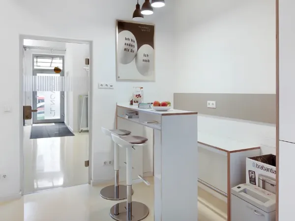 Abschließbares Büro in München (Ludwigsvorstadt-Isarvorstadt) – Moderne Büroräume in renovierter Bürogemeinschaft in München — Bild 7