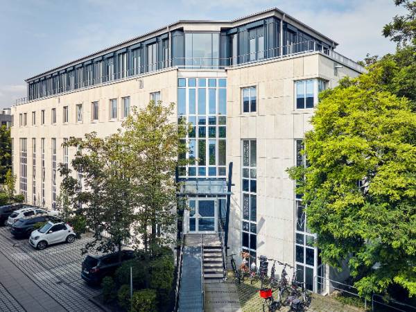 Hochwertige Büroräume in modernisierter Bürogemeinschaft in Ismaning — Bild 8