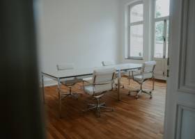 Schreibtischplätze