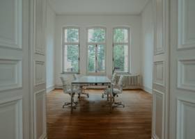 Schreibtischplätze