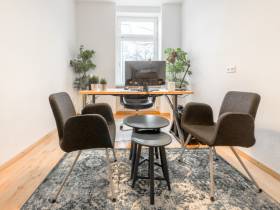 Büro zur Untermiete: 25 m² separater Raum mit Gemeinschaftsflächen