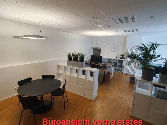 Helle Bürogemeinschaft im Altbau in Düsseldorf-Flingern — Bild 3