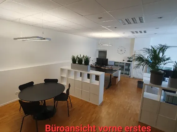 Schreibtischplatz in Düsseldorf (Flingern-Nord) – Helle Coworking-Arbeitsplätze im Altbau in Düsseldorf-Flingern-Nord — Bild 3