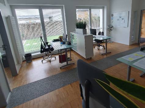 Helle Bürogemeinschaft im Altbau in Düsseldorf-Flingern — Bild 4