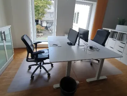 Schreibtischplatz in Düsseldorf (Flingern-Nord) – Helle Coworking-Arbeitsplätze im Altbau in Düsseldorf-Flingern-Nord — Bild 5