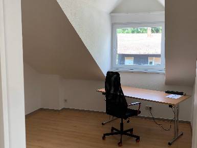 Ländlicher Coworking Space mit viel Grün in Lautertal — Bild 4
