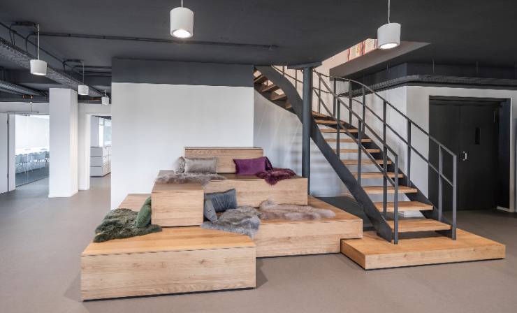 Treppe zum 4. OG