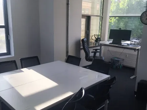 Abschließbares Büro in Hamburg (Bahrenfeld) – Attraktive Büroräume und Coworking in Hamburg-Bahrenfeld — Bild 1