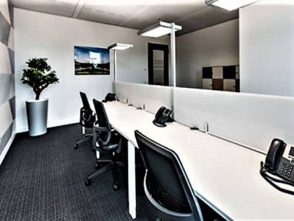 Abschließbares Büro in Berlin (Moabit) – Modernes Business Center mit Panoramablick in Berlin-Moabit — Bild 1