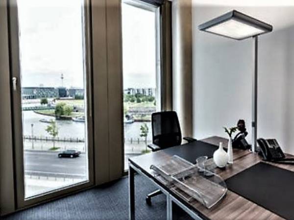 Abschließbares Büro in Berlin (Moabit) – Modernes Business Center mit Panoramablick in Berlin-Moabit — Bild 4