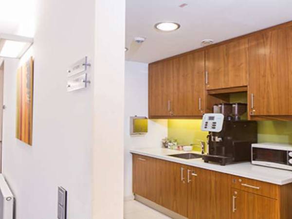 Abschließbares Büro in Berlin (Charlottenburg) – Repräsentative Büros & Coworking am Ku'damm in Berlin-Charlottenburg — Bild 4