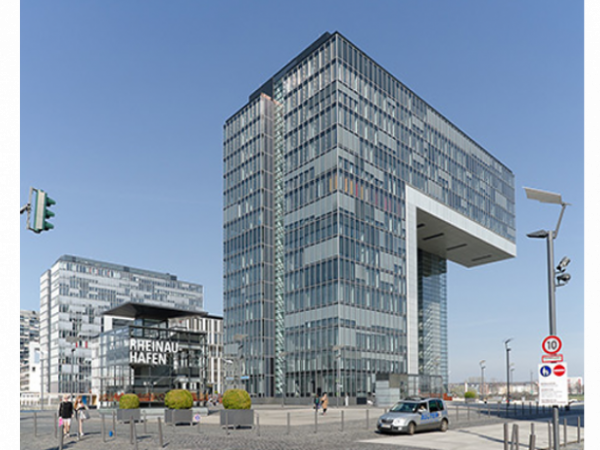 Moderne Büros & Coworking mit Rheinblick im Kranhaus in — Bild 1