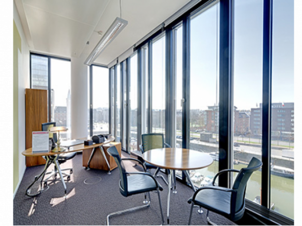 Moderne Büros & Coworking mit Rheinblick im Kranhaus in — Bild 3