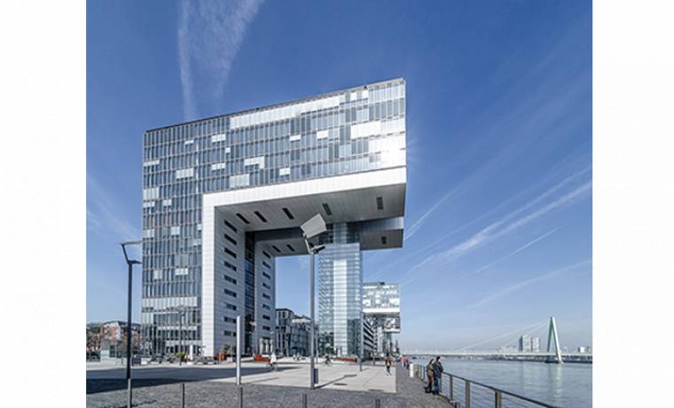Modernes Business Center & Coworking mit Rheinblick in Köln