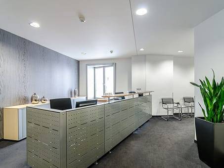 Moderne Büros & Coworking im Neuen Zollhof in Düsseldorf-Hafen — Bild 2