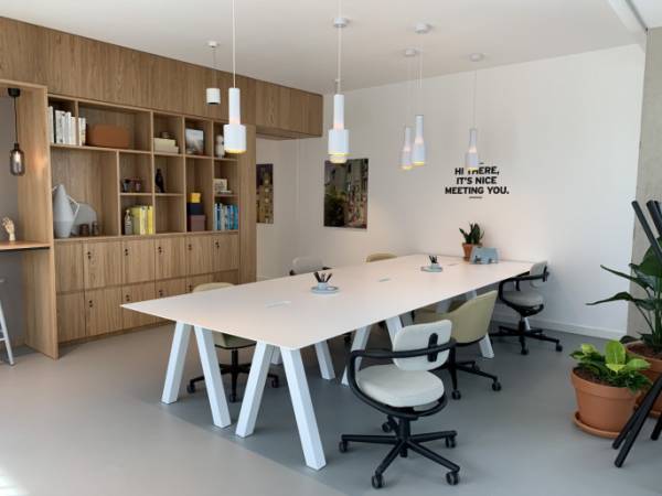 Lichtdurchflutete Designerbüros & Coworking Space in — Bild 3