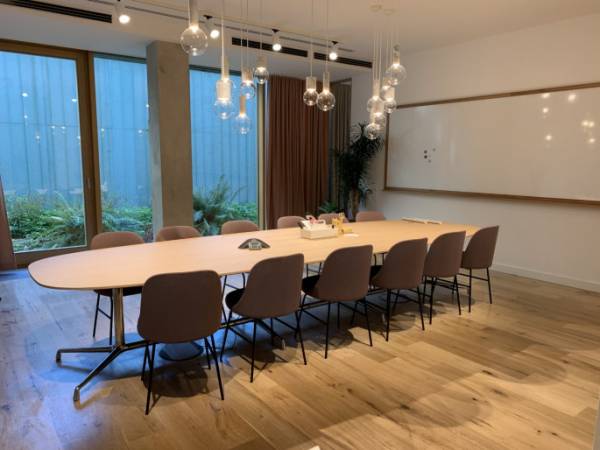 Lichtdurchflutete Designerbüros & Coworking Space in — Bild 7
