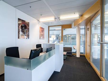 Moderne Büros & Coworking im Düsseldorfer Medienhafen mit Rheinblick — Bild 3