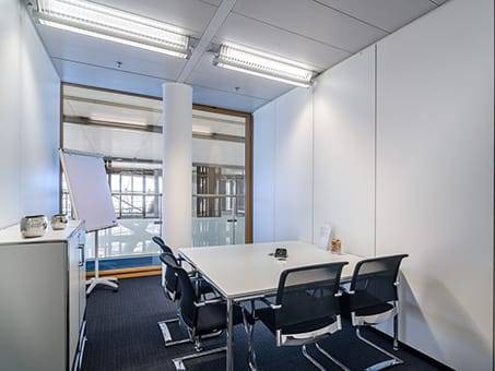 Moderne Büros & Coworking im Düsseldorfer Medienhafen mit Rheinblick — Bild 6