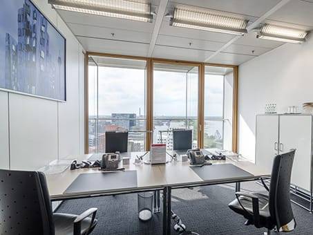 Moderne Büros & Coworking im Düsseldorfer Medienhafen mit Rheinblick — Bild 1